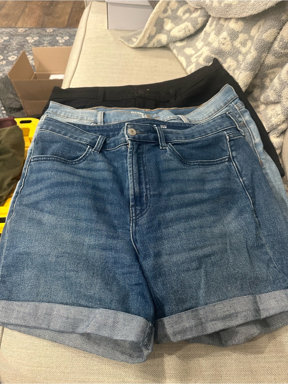 Bundle of 3 pair Old Navy mid rise WOW Jean Shorts